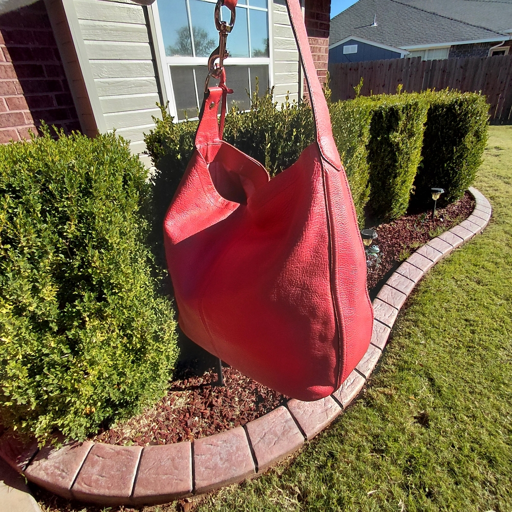 Coach Avery Pebbled Leather Hobo Shoulder Bag Sienna - Picture 4 of 16